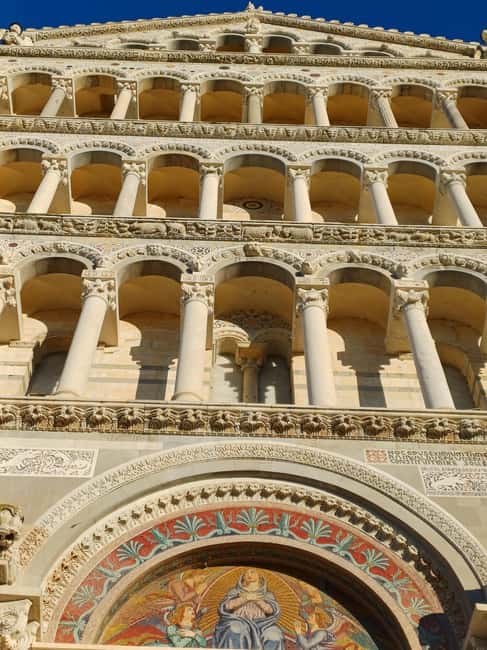 Pisa: Square of Miracles and Leaning Tower Walking Tour - Small-group, English guide, and why that matters here