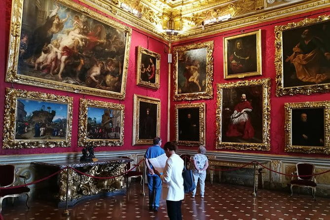 Pitti Palace, Boboli Garden & Palatina Gallery Guided Tour - Meeting at Piazza de Pitti, and why timing matters