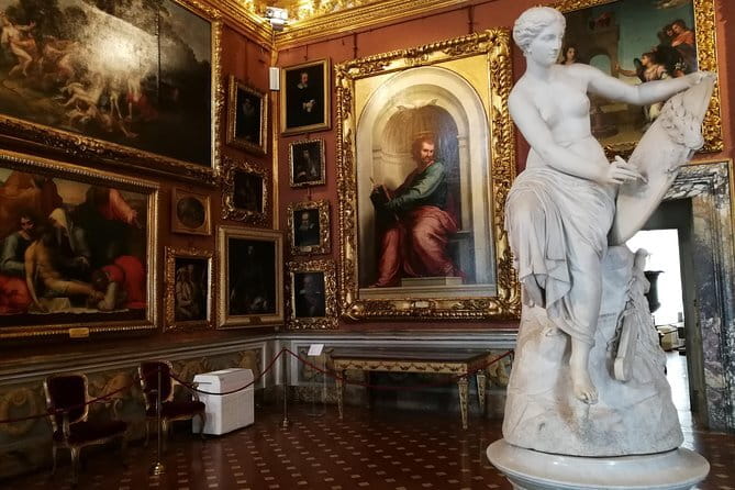 Pitti Palace, Palatina Gallery and the Medici: Arts and Power in Florence. - Stop 1: Piazza Pitti Palace, where the exterior context matters