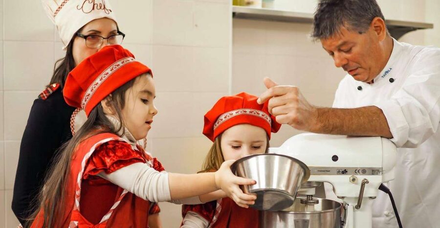Pizza & Gelato: Cooking Class in central Florence - Where to meet: Via Scialoja, red number, Taste of Italy logo