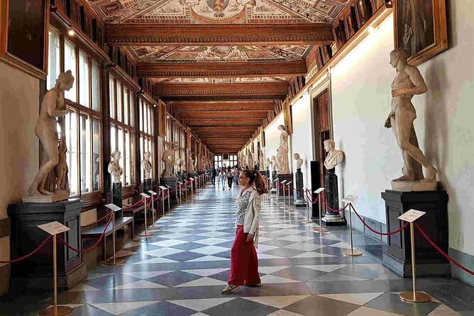 Premium Small-Group Uffizi Tour - Crowds, pacing, and staying engaged in a museum this full