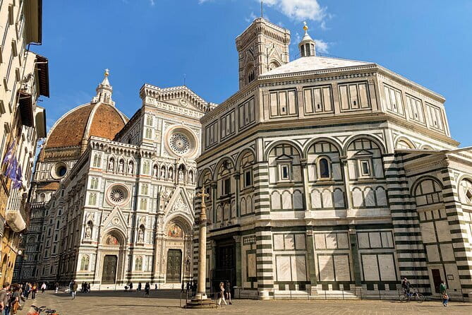 Private Florence Tour: 3-Hour Walking Tour with a Licenced Guide - The start at Santa Maria Novella: the “train welcome” church