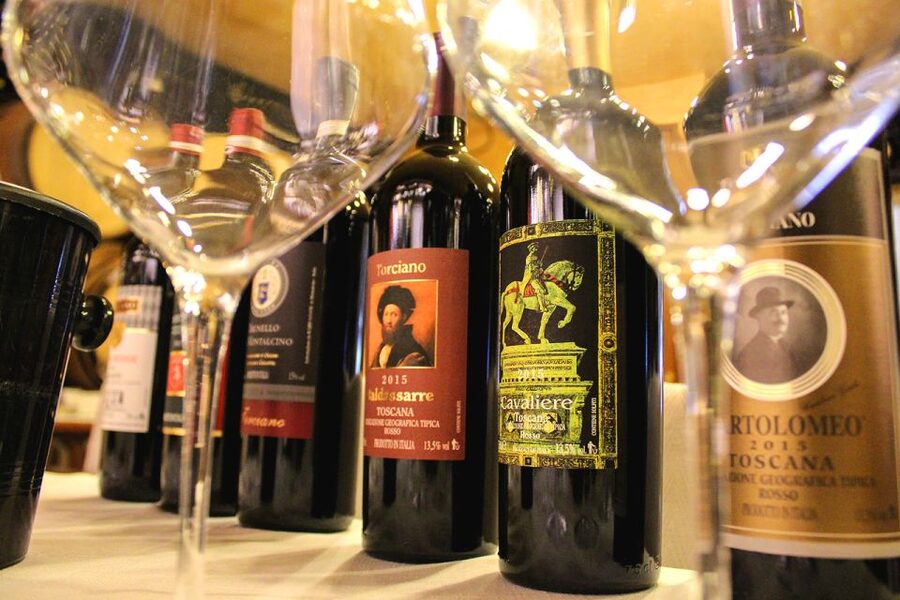 San Gimignano: Lunch or Dinner at a Winery with Wine Tasting - Wine and olive oil tasting: what you should expect to taste