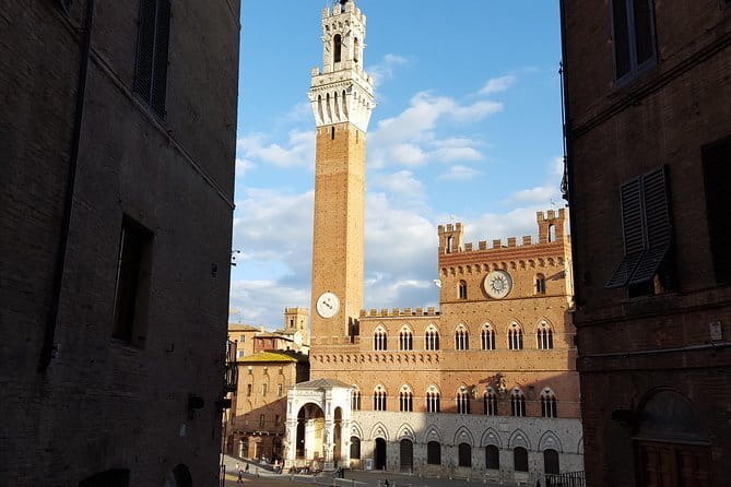 San Gimignano, Siena, Monteriggioni: Fully Escorted Tour, Lunch & Wine Tasting - San Gimignano’s Towers and Walled Lanes, With Time to Breathe