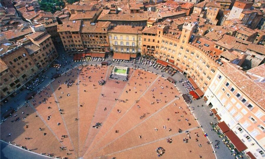 Siena: 3h Private City Walking Tour with Optional Cathedral - Passing the Baptistery and getting close to the Duomo