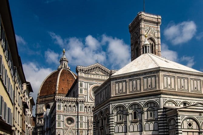 Skip-the-Line Florence Highlights and David Walking Tour - Piazza della Repubblica: your orientation hub for central Florence
