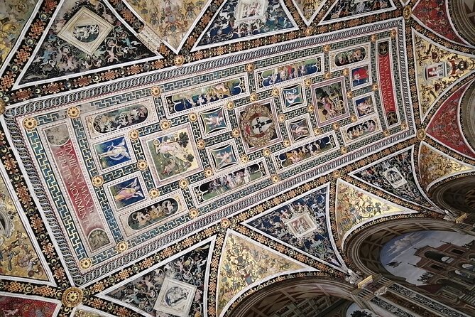 Skip the Line: Siena Duomo and City Walking Tour - Piazza Salimbeni and the contrade lens for understanding Siena