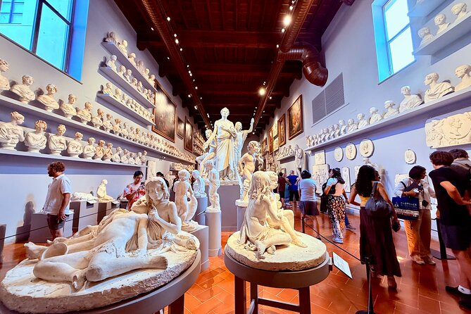 Skip the line: Uffizi and Accademia Small Group Walking Tour - Guide quality: the names you might get and why it matters