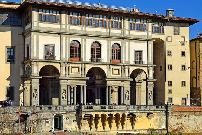 Skip the Line: Uffizi Gallery Ticket in Florence - Le Gallerie Degli Uffizi: The Building Is Part of the Show