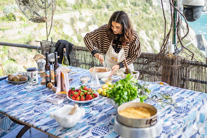 Small group Pasta and Tiramisu class in Riomaggiore - Why This Pasta and Tiramisu Class in Riomaggiore Hits Different
