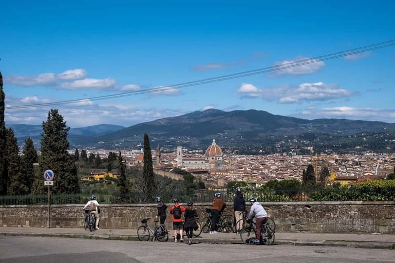 Sunset E-bike Tour of Tuscan & Florentine Hills with tasting - Pedaling through Oltrarno and San Niccolò before the climb