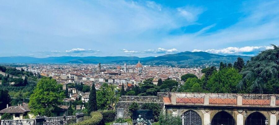 Sunset E-bike Tour of Tuscan & Florentine Hills with tasting - Ancient country roads, villas, and the feeling of getting away from the main streets