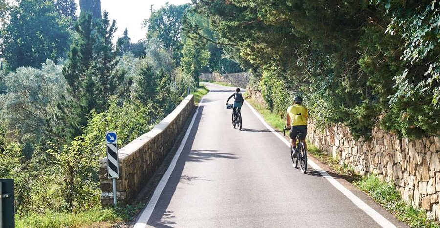 Tuscany Hills Bike Tour with Lunch at farm and Wine Tasting - How hard is the ride, and when you should plan for an e-bike