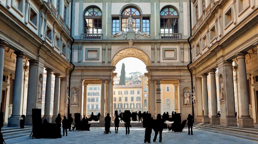 Uffizi Gallery & Hop-on Hop-off Bus Tour - Santa Maria Novella voucher exchange: the step that controls your whole schedule