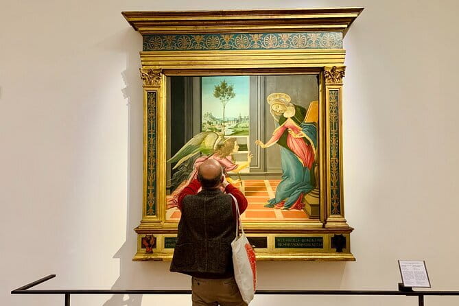 Uffizi Gallery Tour- Renaissance Masterpieces & Expert Guide - Meeting in Florence: Via de’ Martelli to the squares that frame the art